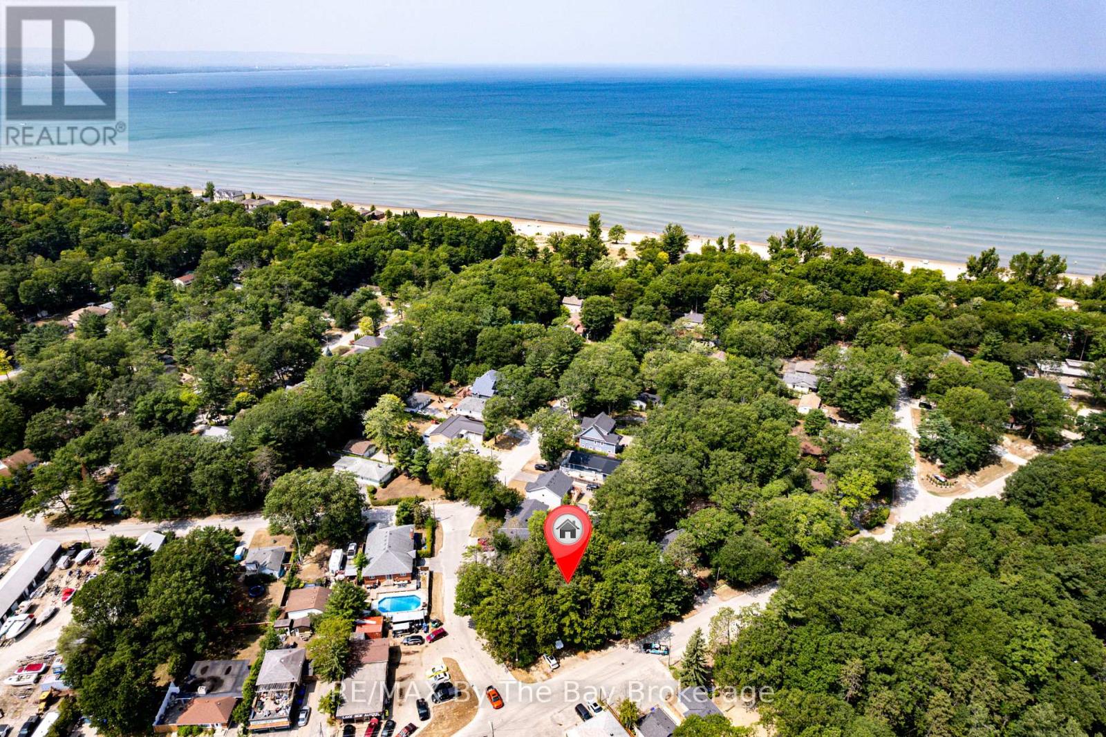 Photo 30 of 110 24th Street N, Wasaga Beach ON