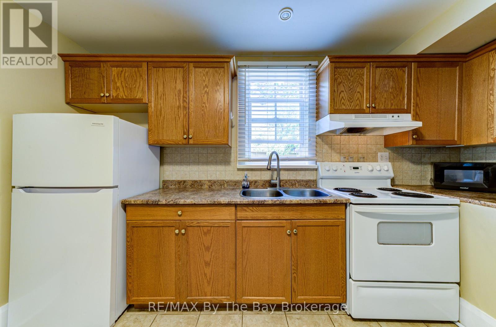 Photo 9 of 110 24th Street N, Wasaga Beach ON