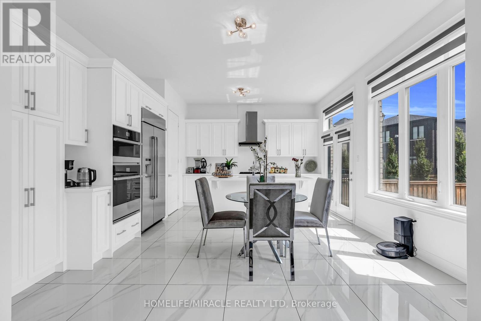 Photo 14 of 9 Galen Crescent, Vaughan ON
