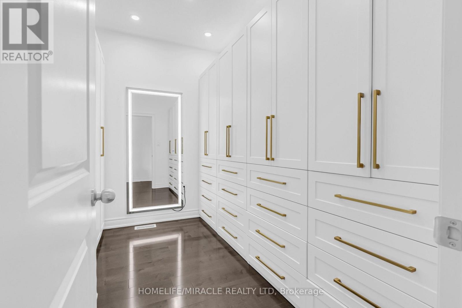 Photo 32 of 9 Galen Crescent, Vaughan ON