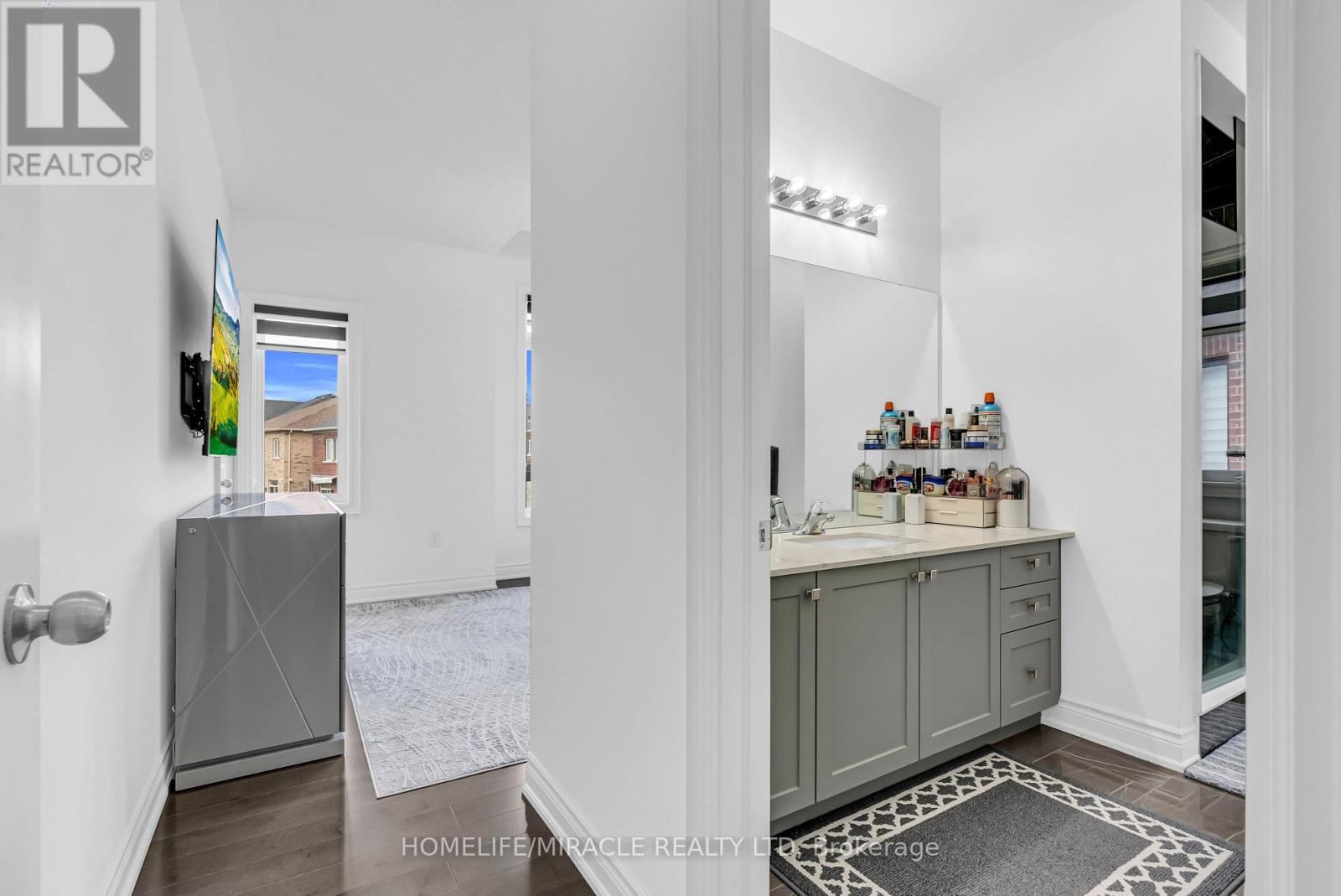 Photo 36 of 9 Galen Crescent, Vaughan ON