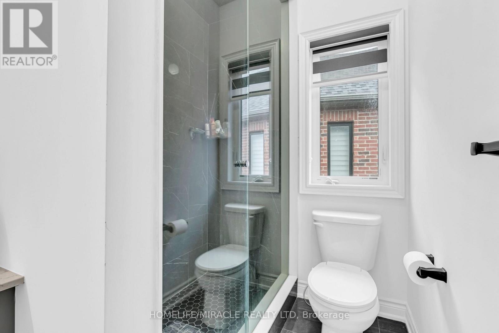 Photo 41 of 9 Galen Crescent, Vaughan ON