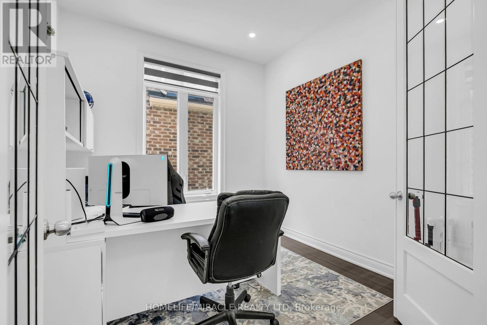 Photo 6 of 9 Galen Crescent, Vaughan ON