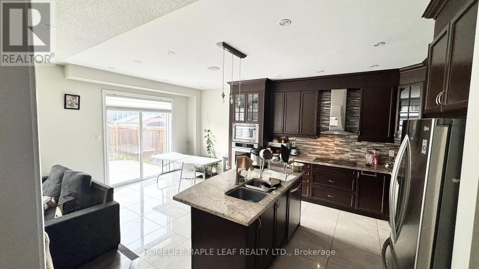 Photo 4 of 8 Ricardo Road, Brampton ON