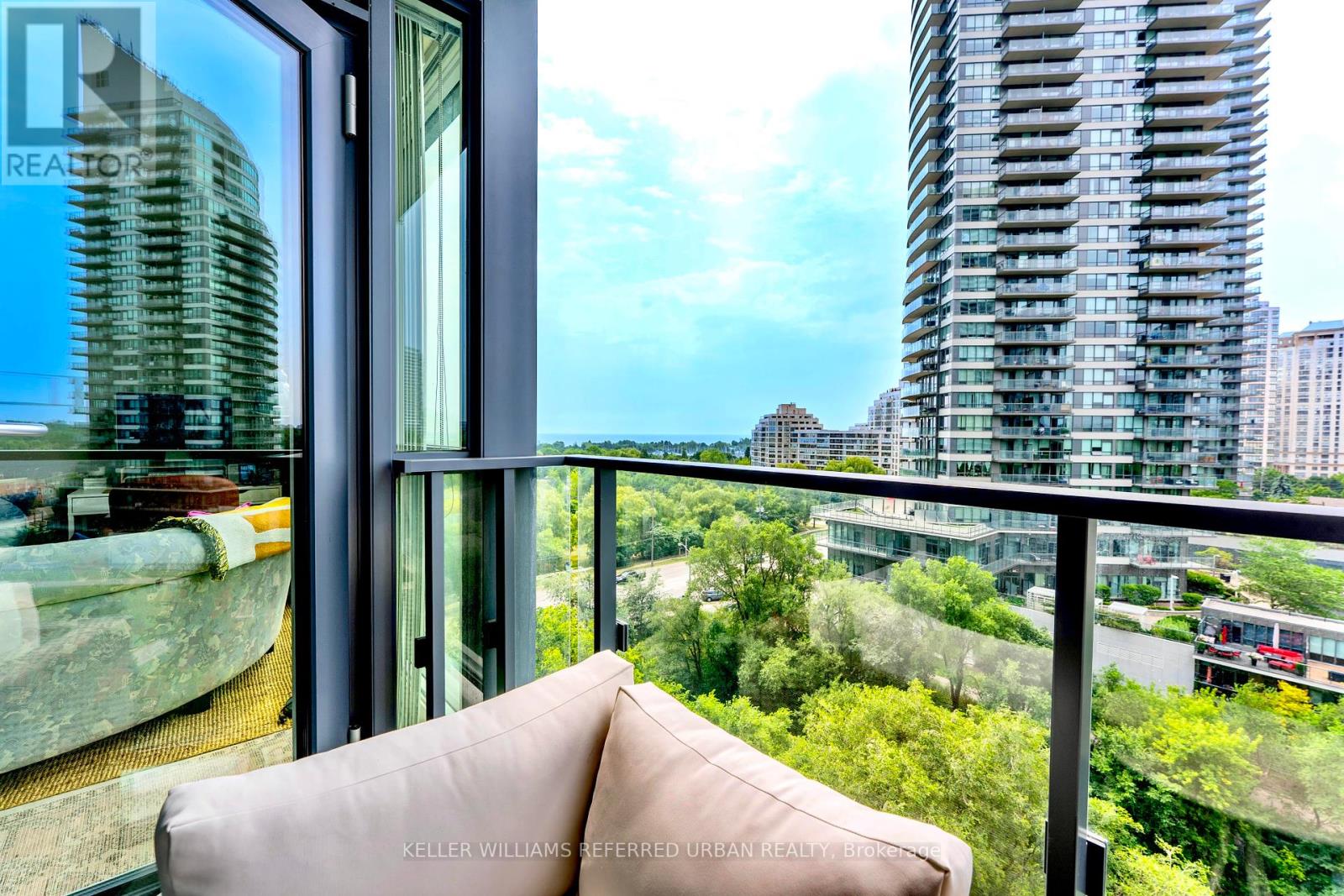 Photo 18 of 1005 2212 Lake Shore Boulevard W, Toronto ON