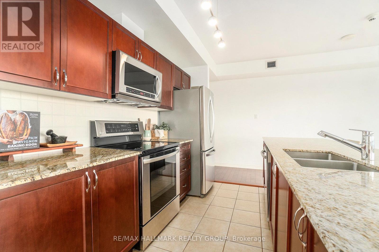 Photo 21 of 1602 90 Landry Street, Ottawa ON
