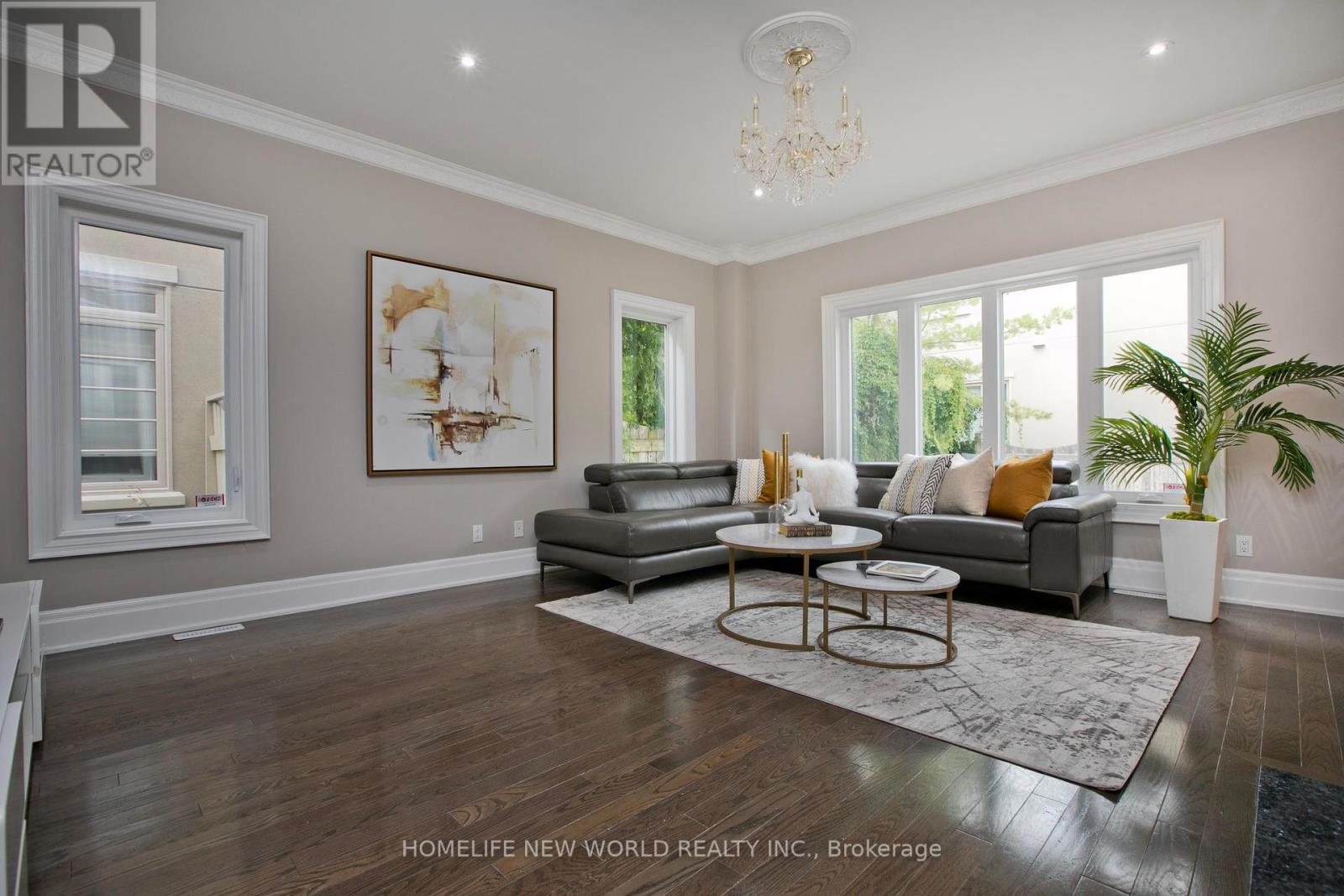 Photo 28 of 64 Clarendon Drive, Richmond Hill ON
