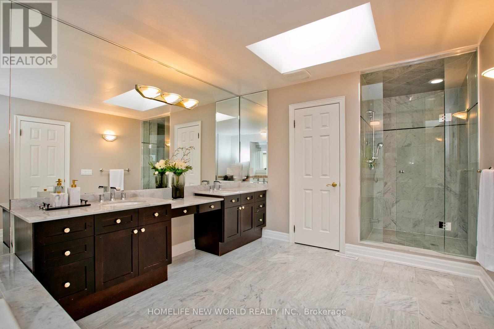 Photo 38 of 64 Clarendon Drive, Richmond Hill ON