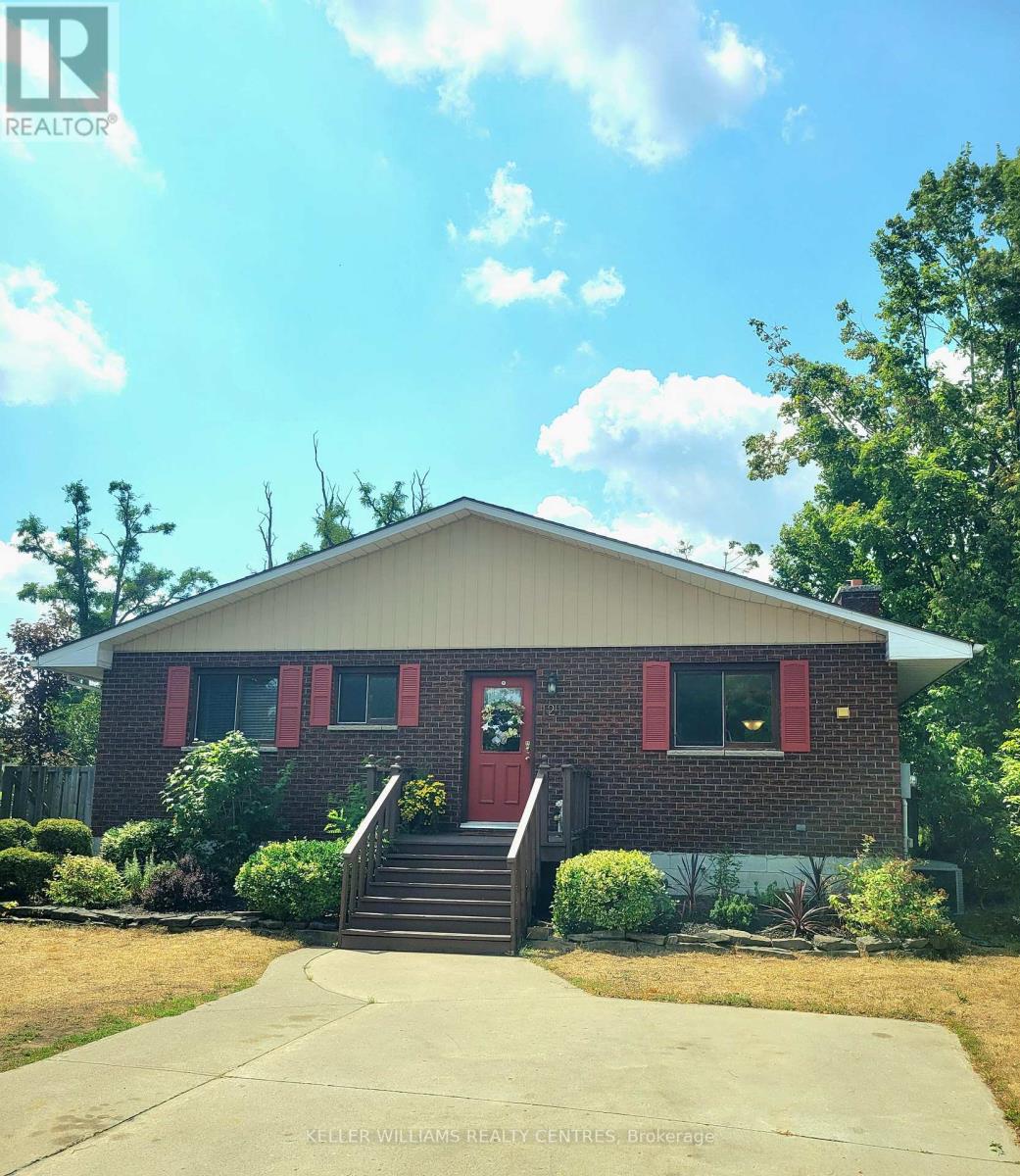 Photo 2 of 121 Queen Street, Kawartha Lakes ON