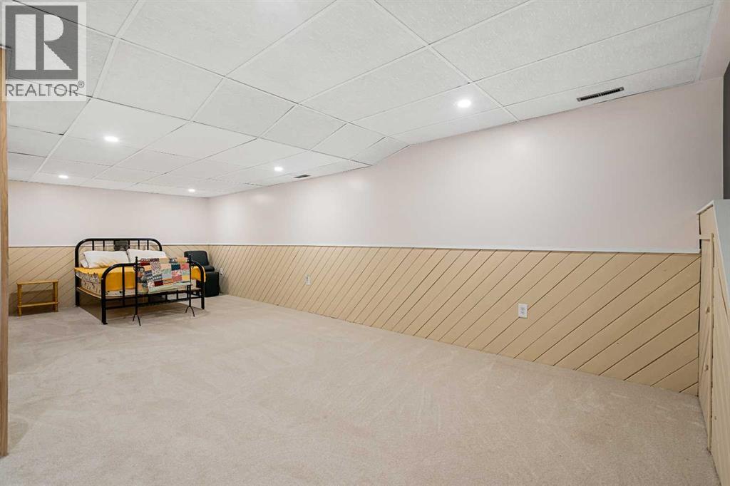 Single Family House for Sale in   Berwick Crescent NW Beddington Heights Calgary 