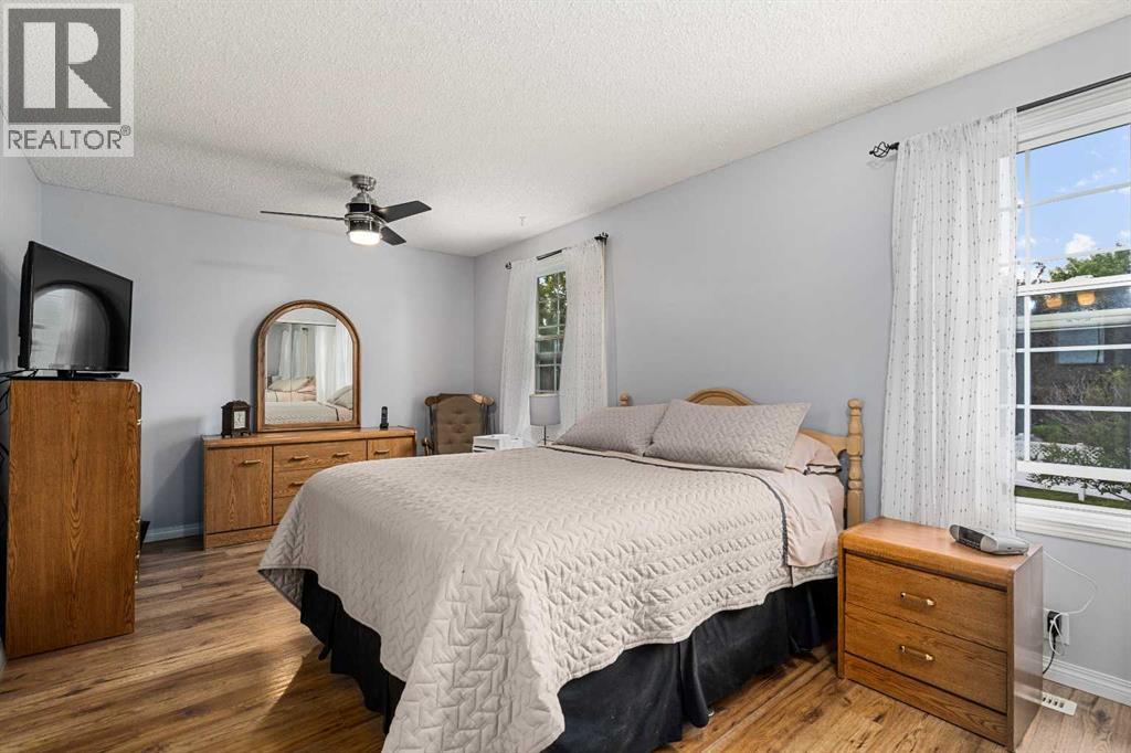 Single Family House for Sale in   Berwick Crescent NW Beddington Heights Calgary 