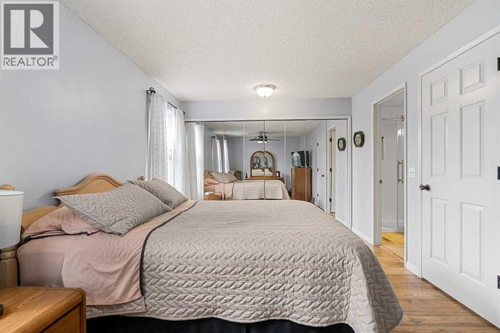 Single Family House for Sale in   Berwick Crescent NW Beddington Heights Calgary 