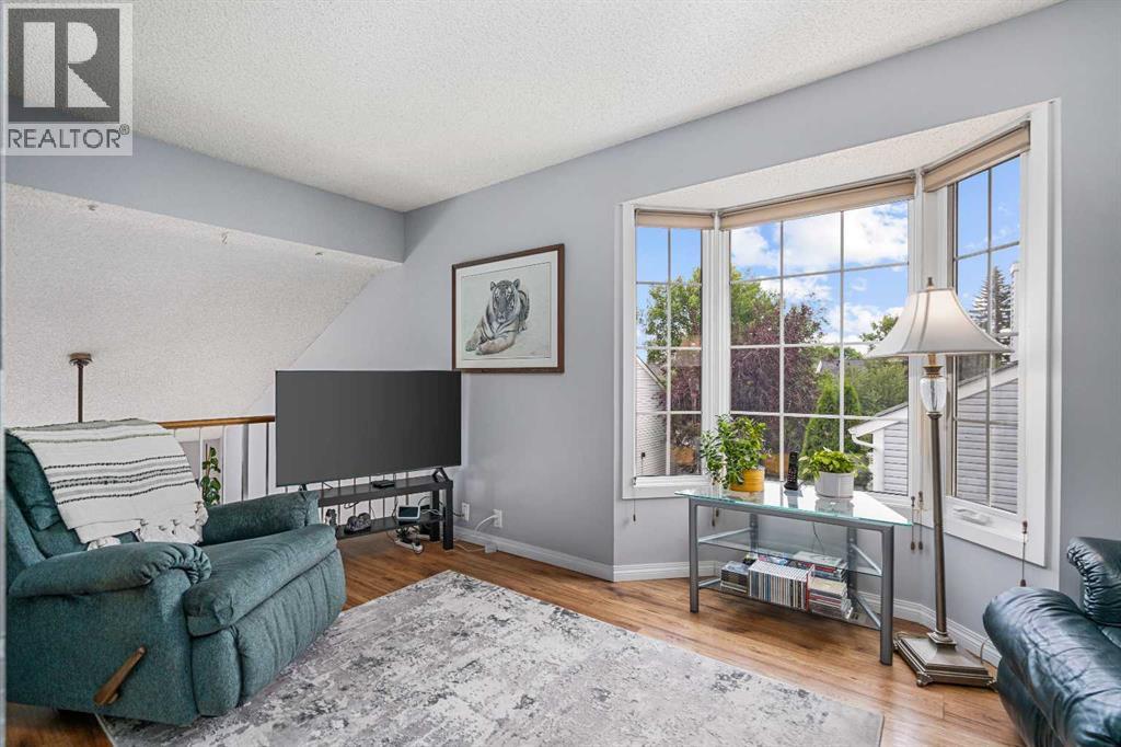 Single Family House for Sale in   Berwick Crescent NW Beddington Heights Calgary 