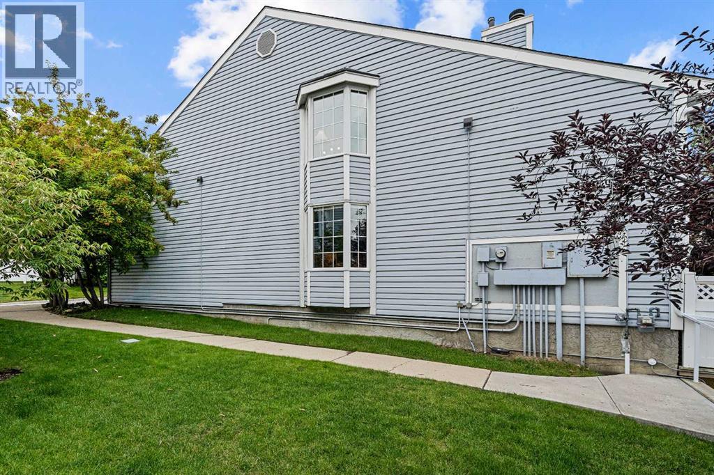 Single Family House for Sale in   Berwick Crescent NW Beddington Heights Calgary 