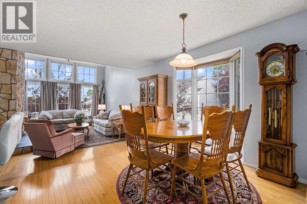Single Family House for Sale in   Berwick Crescent NW Beddington Heights Calgary 