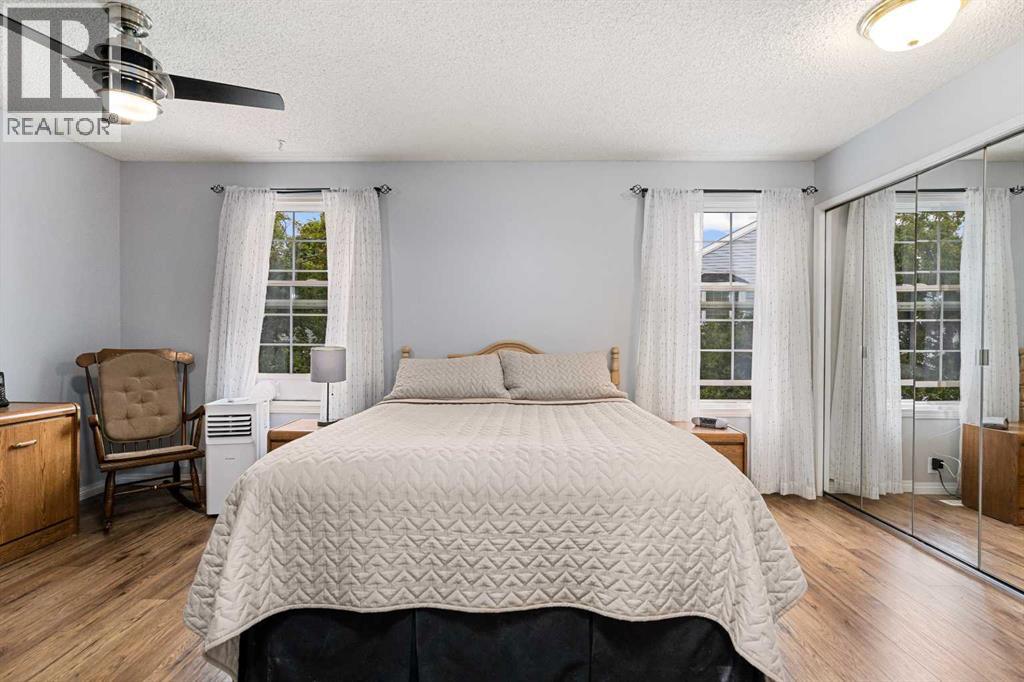 Single Family House for Sale in   Berwick Crescent NW Beddington Heights Calgary 