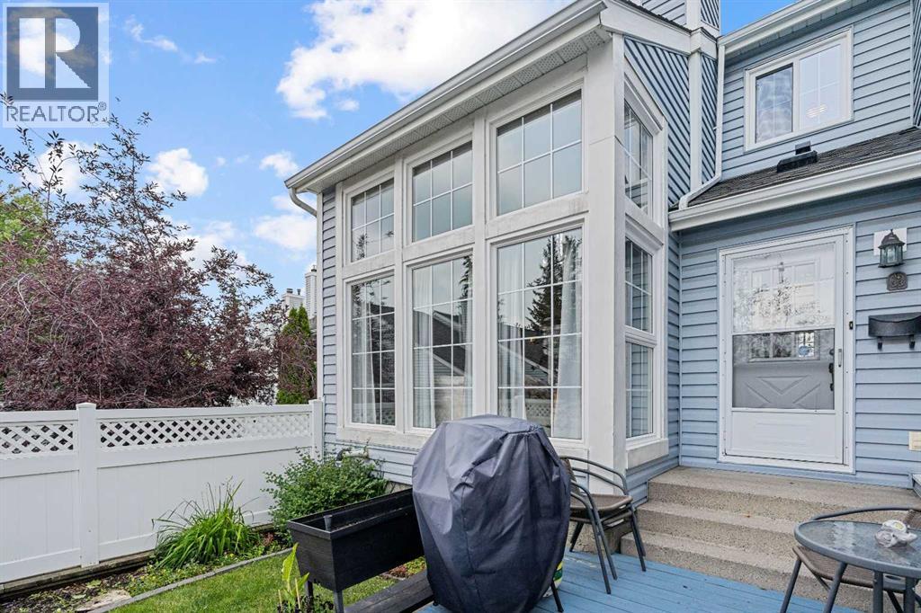 33, 28 Berwick Crescent NW, Calgary, Alberta