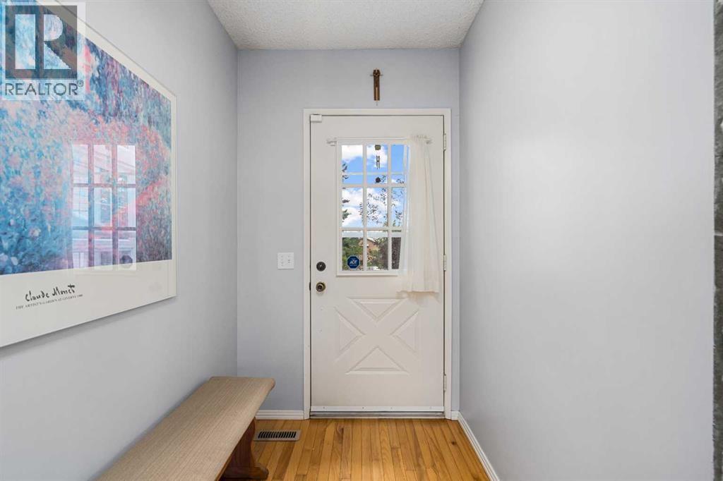 Single Family House for Sale in   Berwick Crescent NW Beddington Heights Calgary 