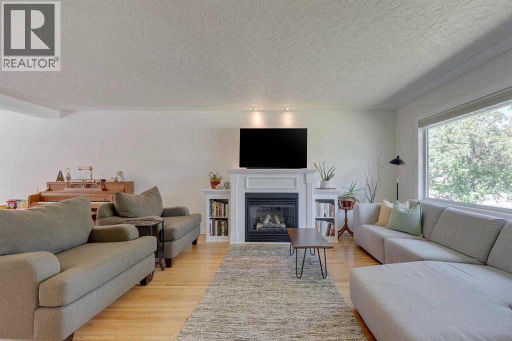 Single Family House Bungalow for Sale in  Spruce Bank Crescent SW Spruce Cliff Calgary 