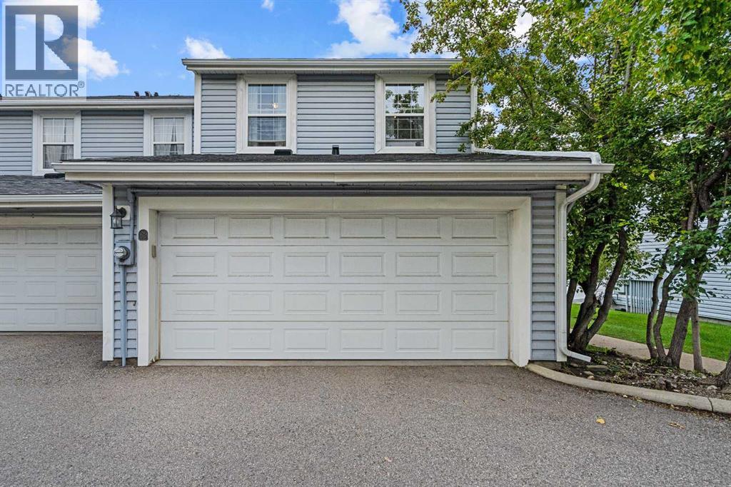 Single Family House for Sale in   Berwick Crescent NW Beddington Heights Calgary 