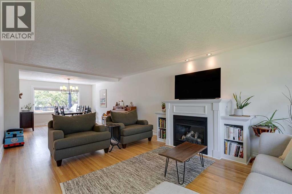 Single Family House Bungalow for Sale in  Spruce Bank Crescent SW Spruce Cliff Calgary 