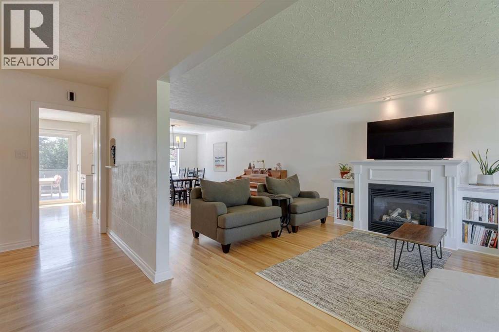 Single Family House Bungalow for Sale in  Spruce Bank Crescent SW Spruce Cliff Calgary 