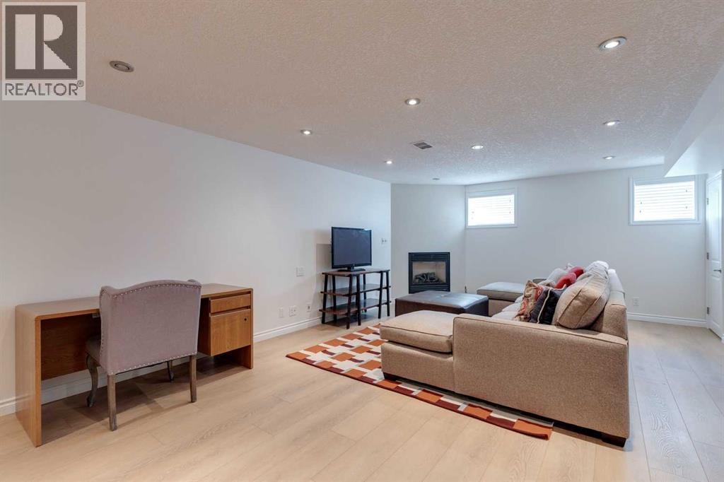Single Family House Bungalow for Sale in  Spruce Bank Crescent SW Spruce Cliff Calgary 