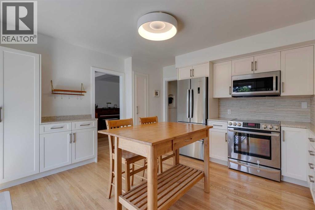 Single Family House Bungalow for Sale in  Spruce Bank Crescent SW Spruce Cliff Calgary 