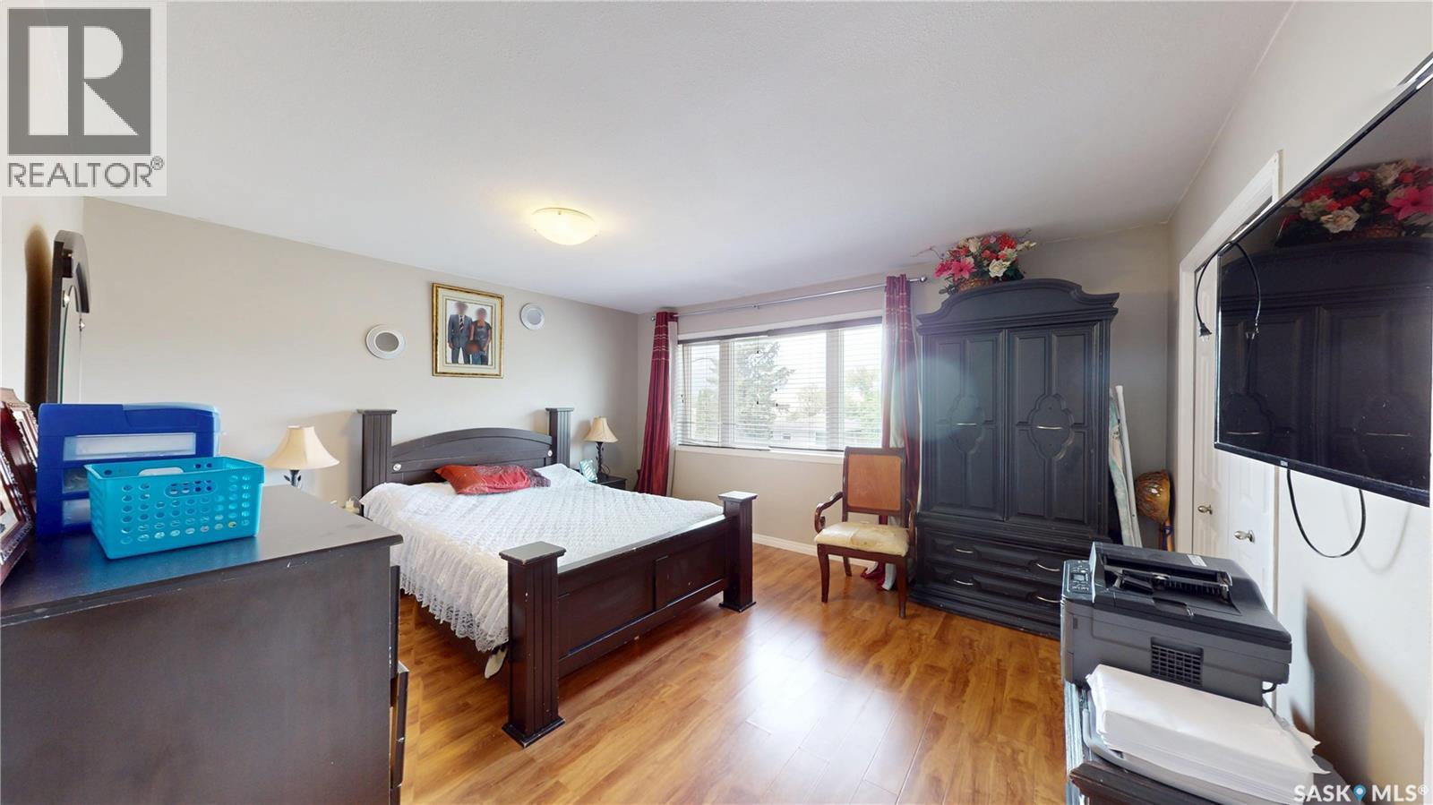 Photo 12 of 710 Weldon Avenue, Saskatoon SK