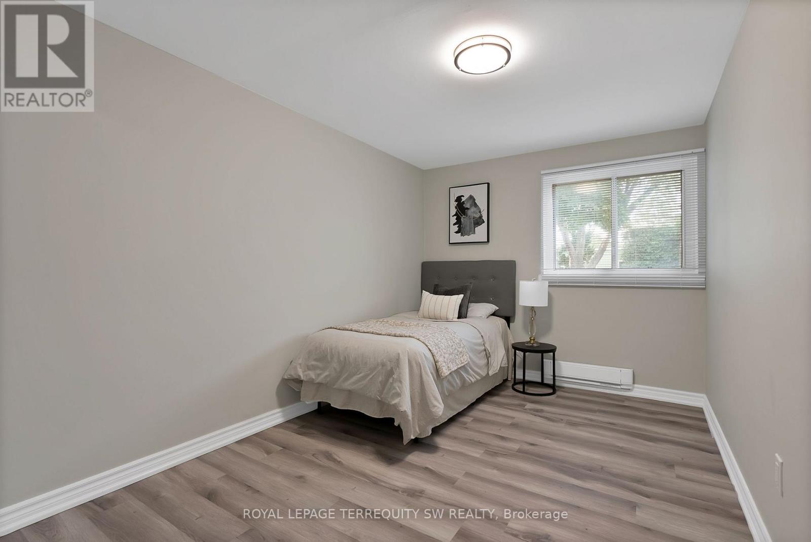 Photo 19 of 158 Woody Vine Way, Toronto ON