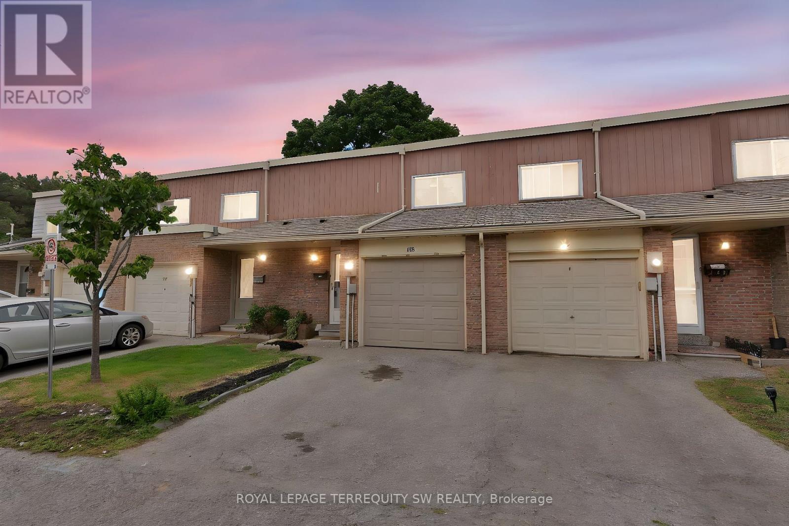 Photo 2 of 158 Woody Vine Way, Toronto ON
