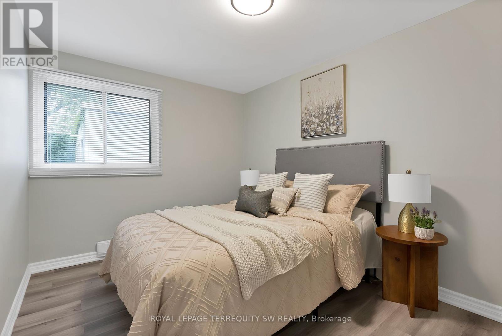 Photo 22 of 158 Woody Vine Way, Toronto ON