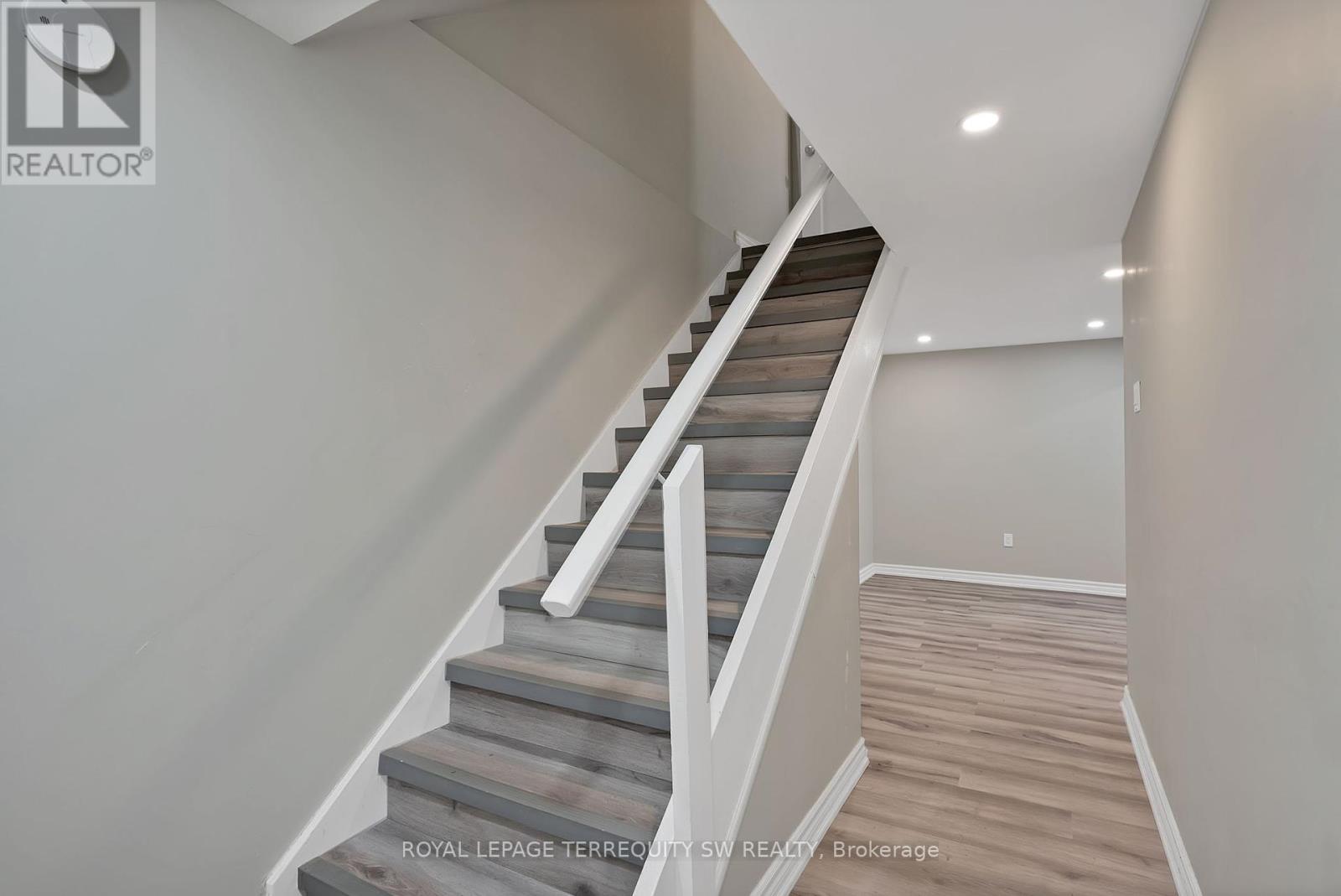 Photo 26 of 158 Woody Vine Way, Toronto ON