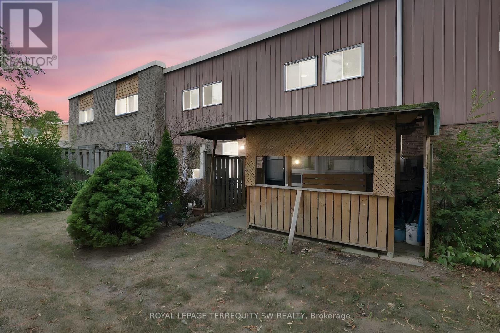 Photo 31 of 158 Woody Vine Way, Toronto ON