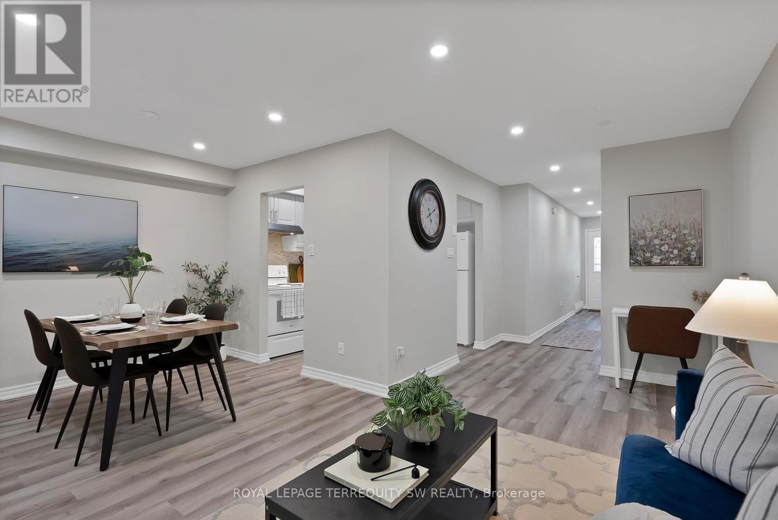 Photo 9 of 158 Woody Vine Way, Toronto ON