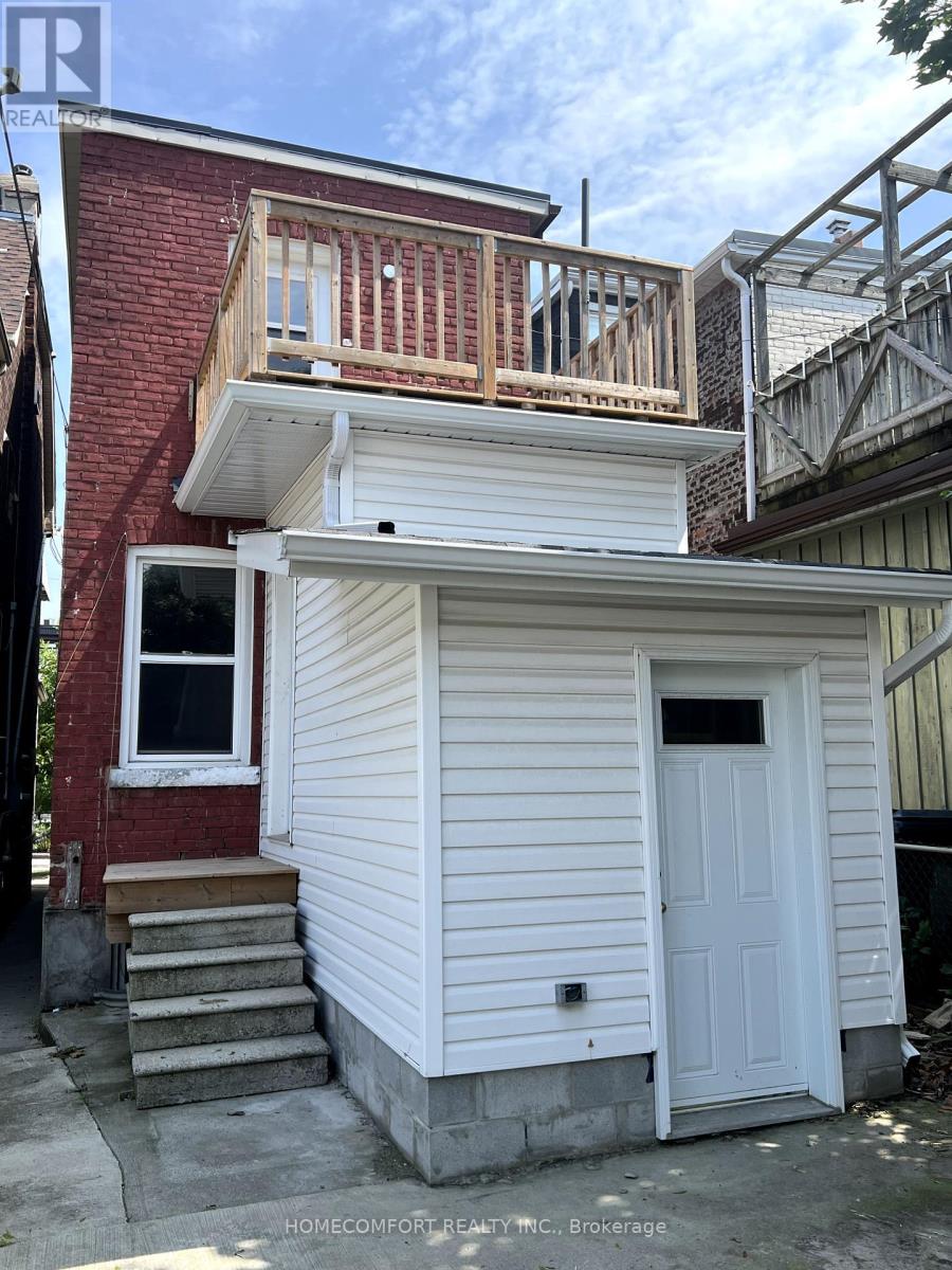 Photo 6 of 652 Crawford Street, Toronto ON