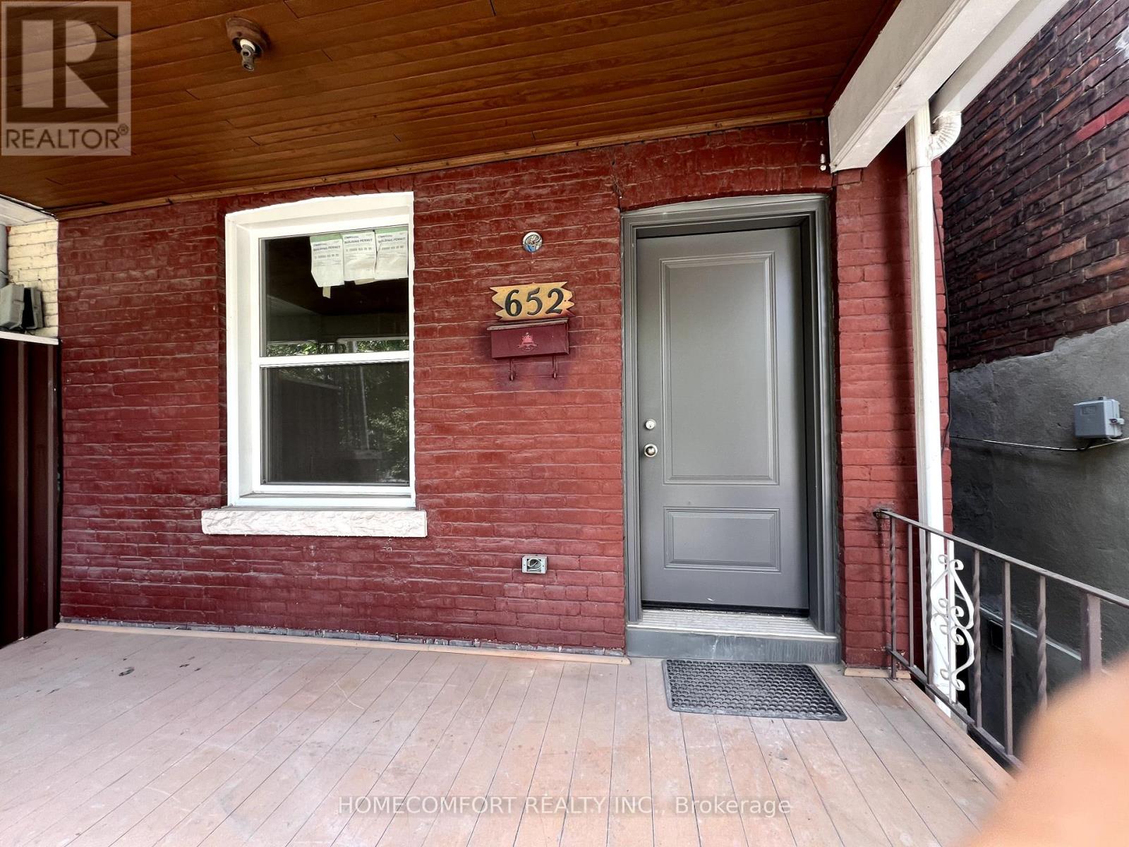 Photo 7 of 652 Crawford Street, Toronto ON