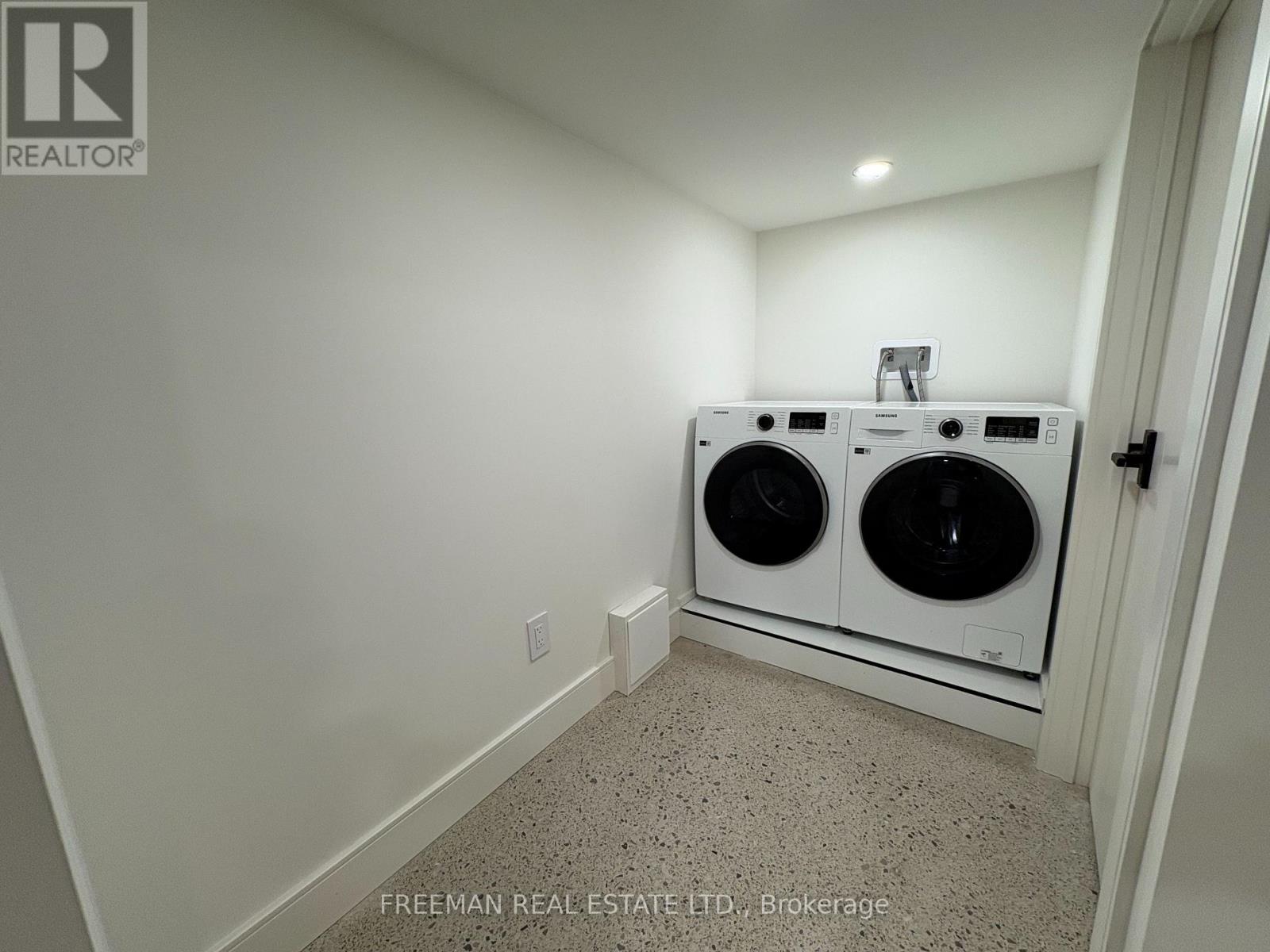 Photo 18 of Basement Unit 534 Clinton Street, Toronto ON