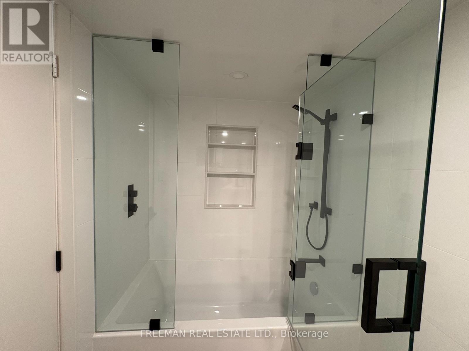 Photo 14 of Basement Unit 534 Clinton Street, Toronto ON