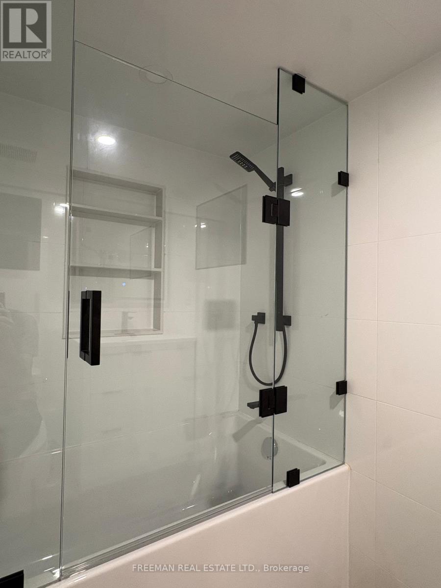 Photo 19 of Basement Unit 534 Clinton Street, Toronto ON