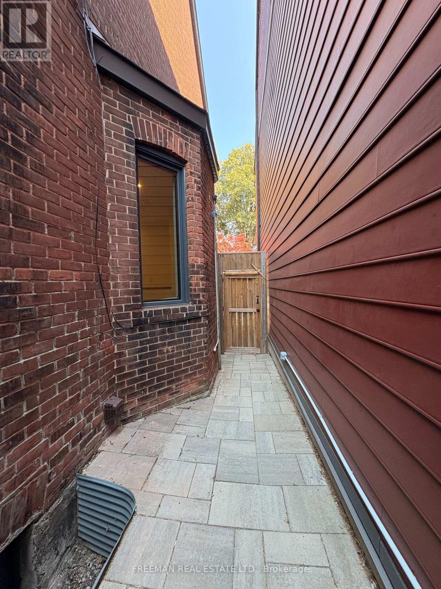 Photo 20 of Basement Unit 534 Clinton Street, Toronto ON