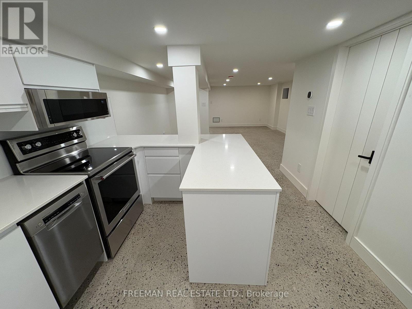 Photo 17 of Basement Unit 534 Clinton Street, Toronto ON
