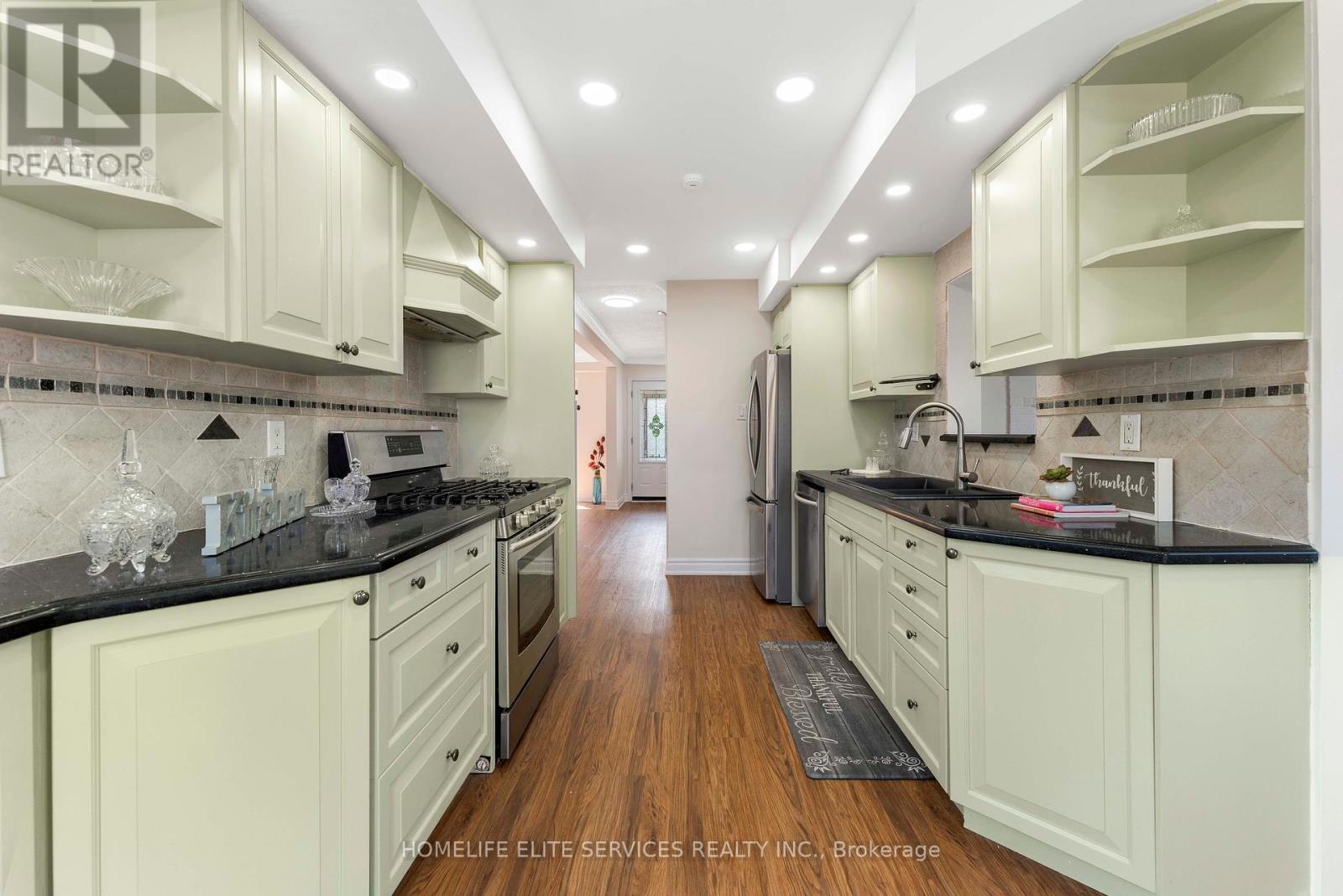 Photo 14 of 13 Atkinson Court, Ajax ON