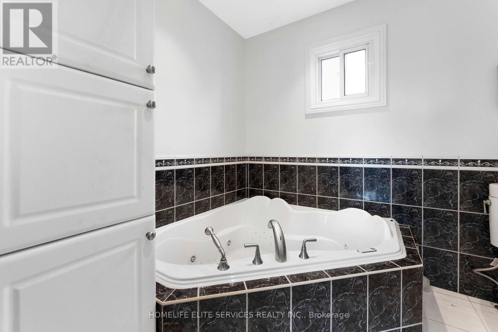 Photo 22 of 13 Atkinson Court, Ajax ON