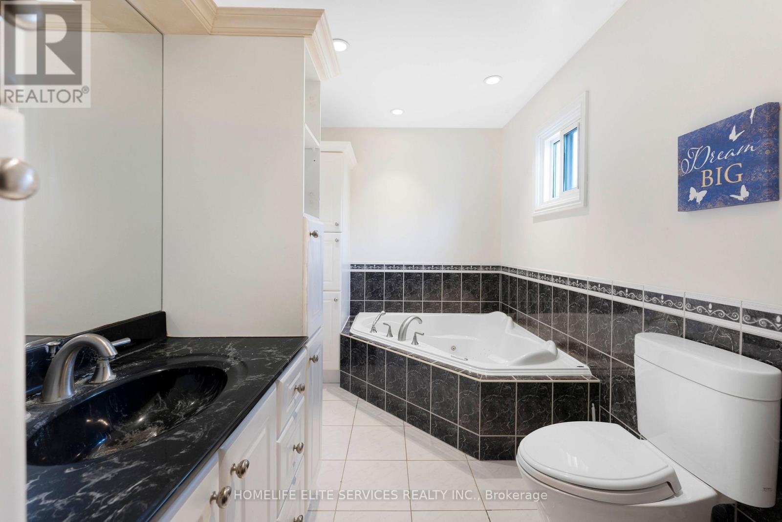 Photo 25 of 13 Atkinson Court, Ajax ON