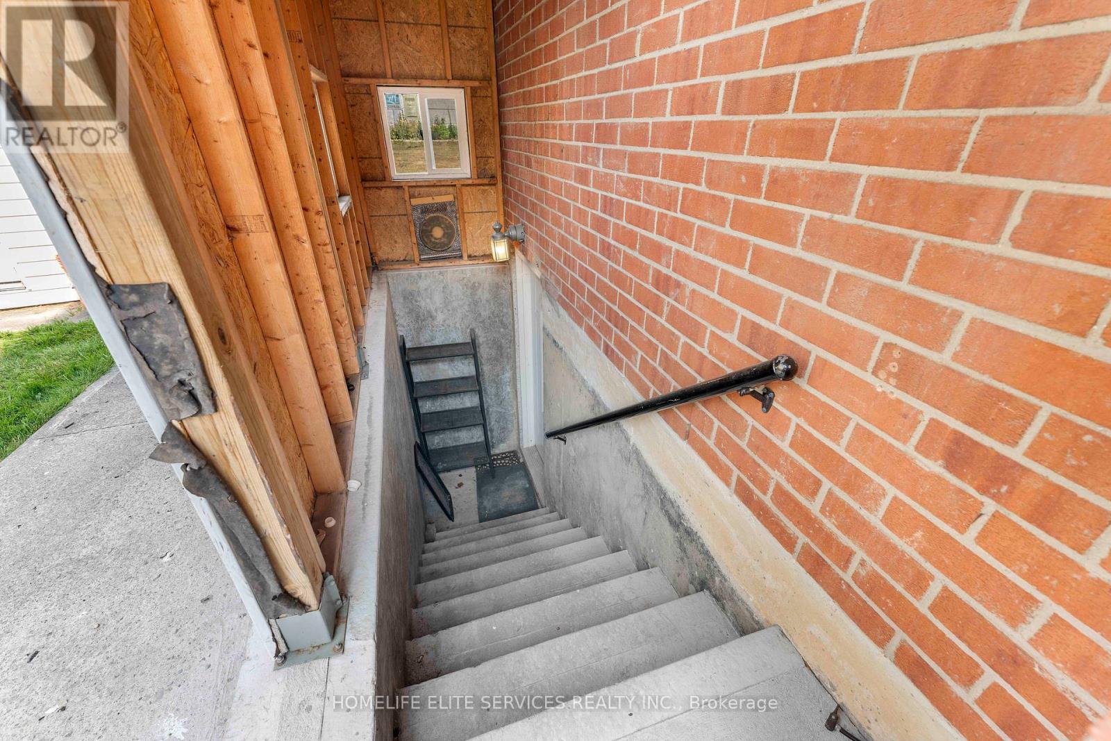 Photo 41 of 13 Atkinson Court, Ajax ON