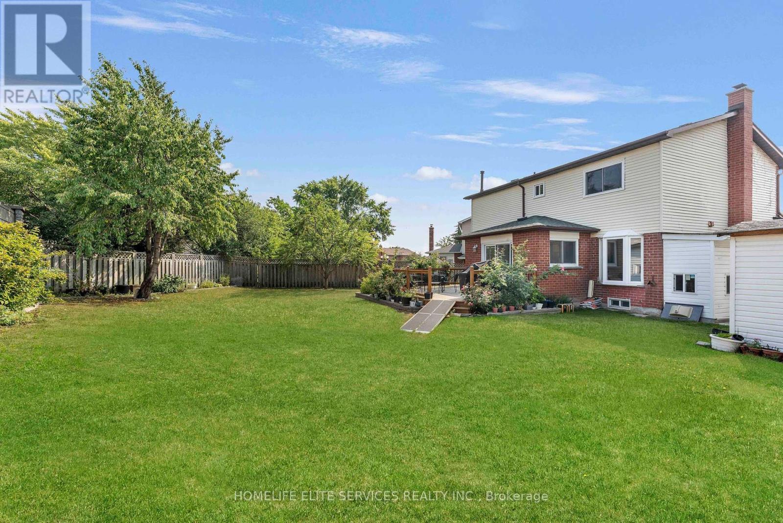 Photo 43 of 13 Atkinson Court, Ajax ON