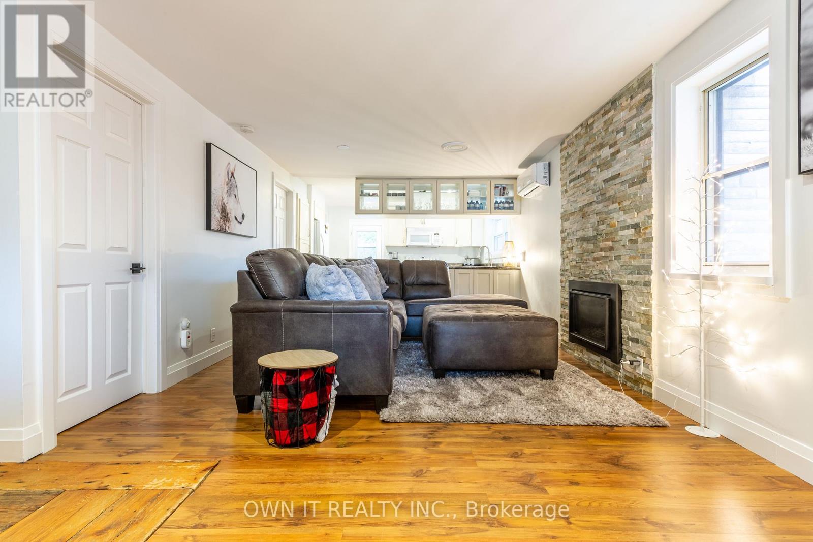 Photo 15 of 648 10th Line, Innisfil ON