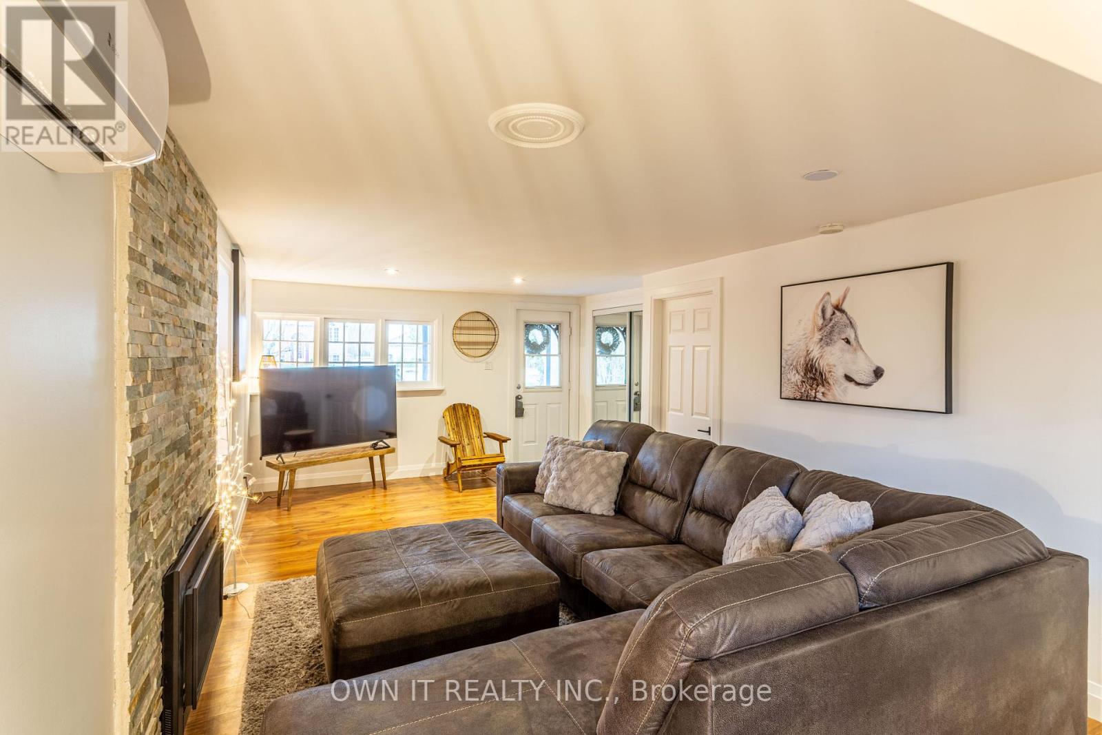 Photo 18 of 648 10th Line, Innisfil ON