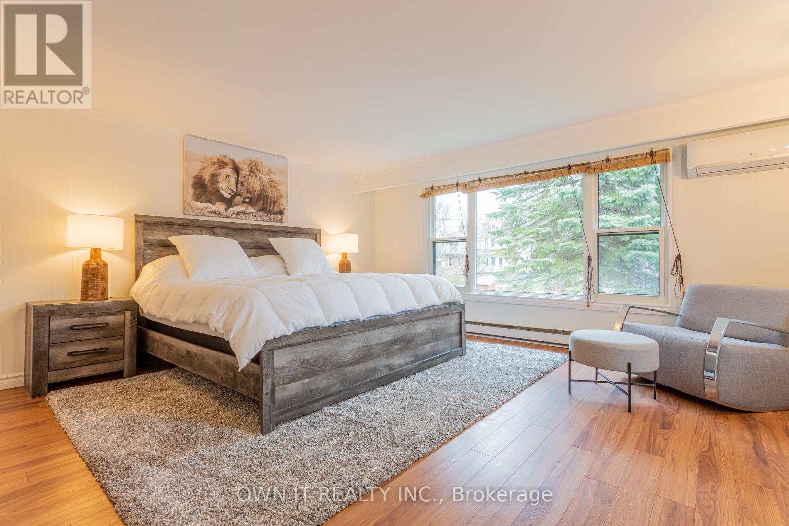 Photo 9 of 648 10th Line, Innisfil ON